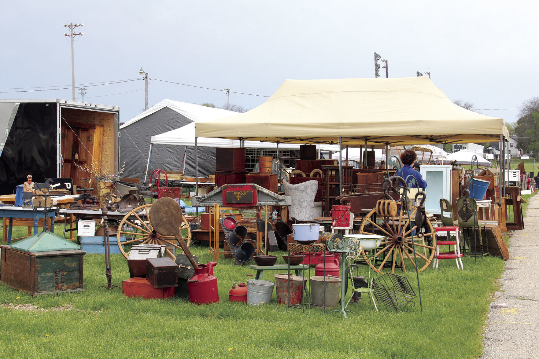 Elkhorn Antique Flea Market 3